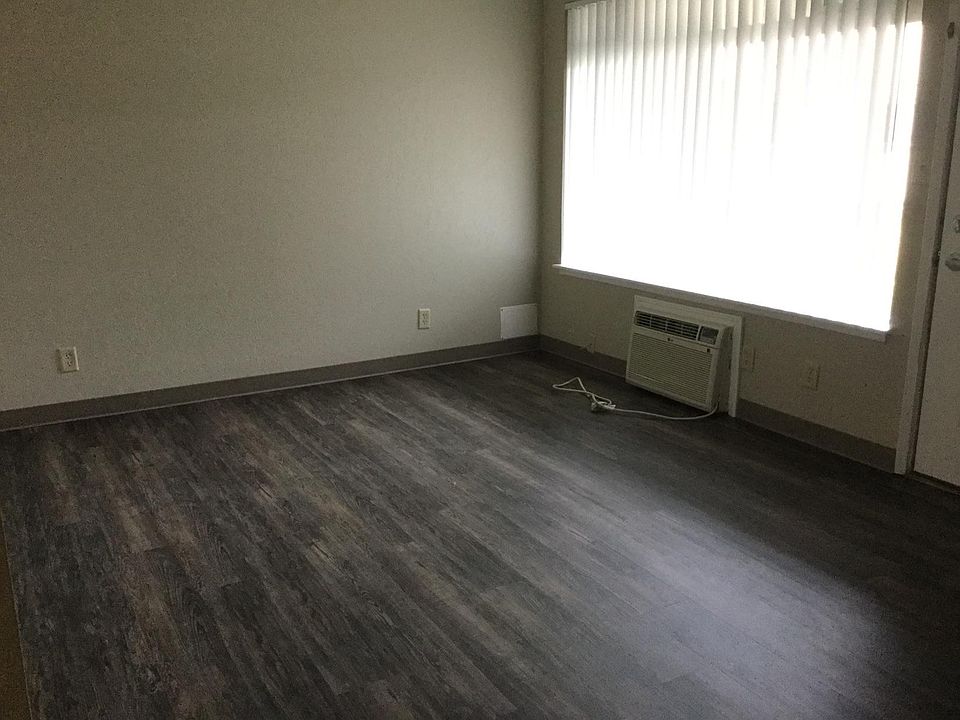 2nd image of 360 SW 9th St #7