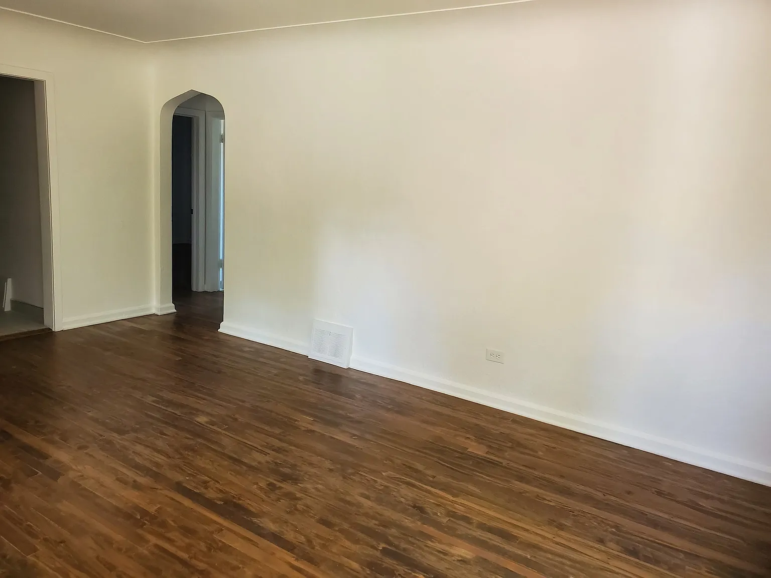 3 bed, 1100 sqft, $2,800 — Photo 4