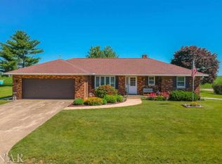 426 W Belaire Ct, Goodfield, IL 61742