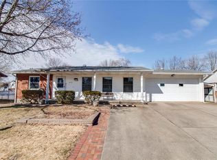 412 Mercury Dr, Godfrey, IL 62035