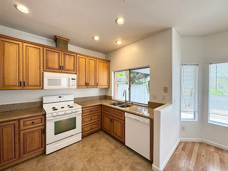 1555 Golfcrest Pl — Photo 14