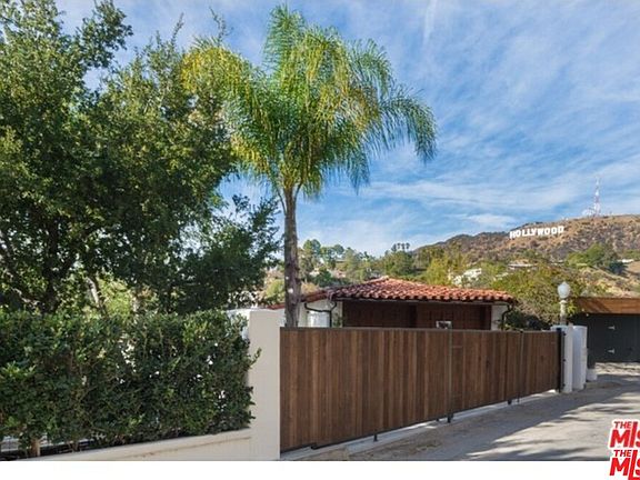 3rd image of 3051 Hollyridge Dr