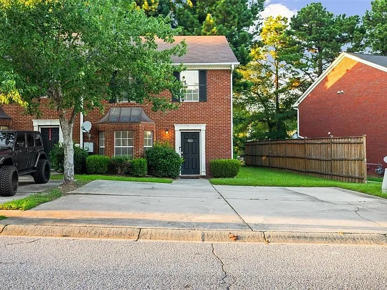5812 Wind Gate Ln — Photo 1