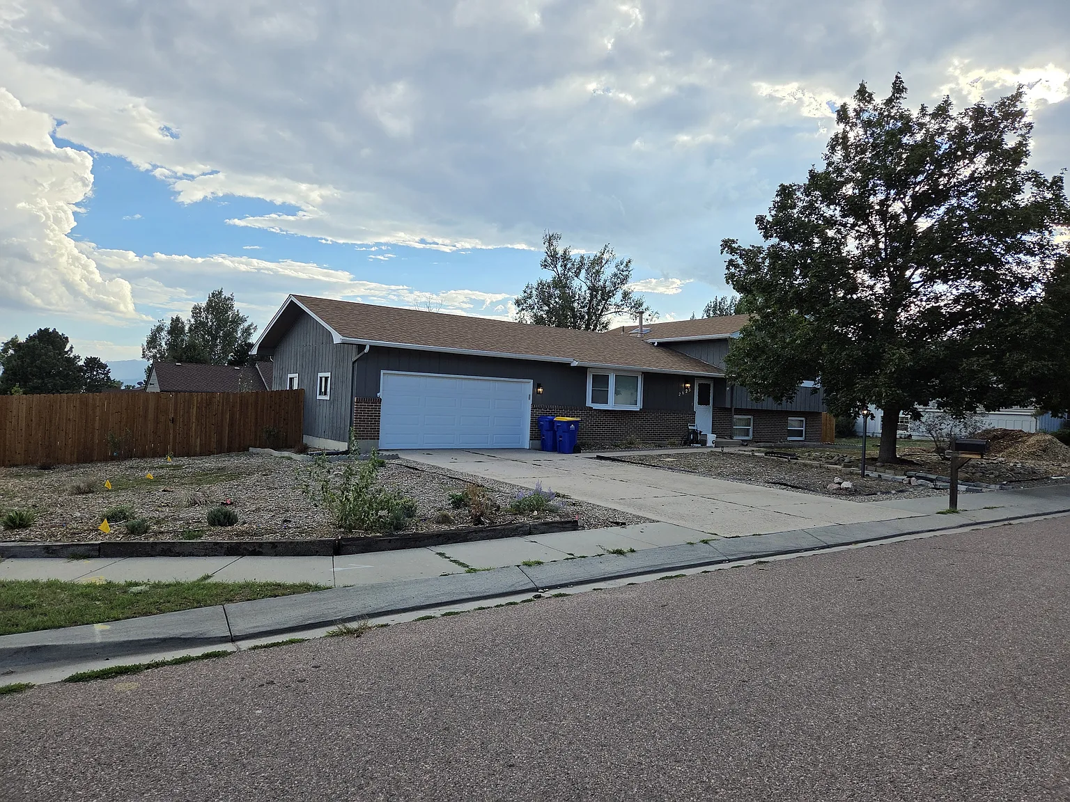 4 bed, 1908 sqft, $2,850 — Photo 2