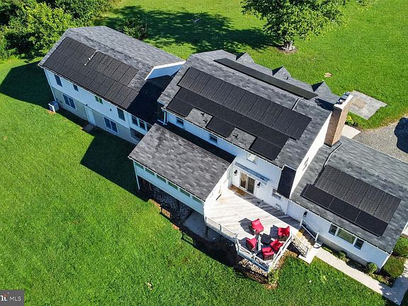 2nd image of 1129 Saffell Rd