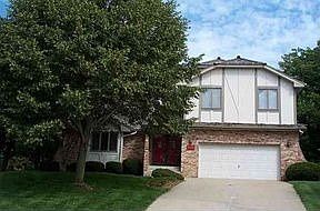 2nd image of 1018 N 127th Cir