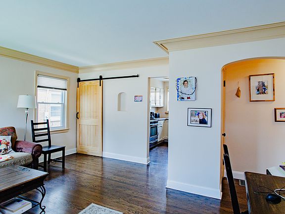 4th image of 7301 N McVicker Ave