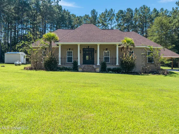 11 Maple Dr, Ellisville, MS 39437