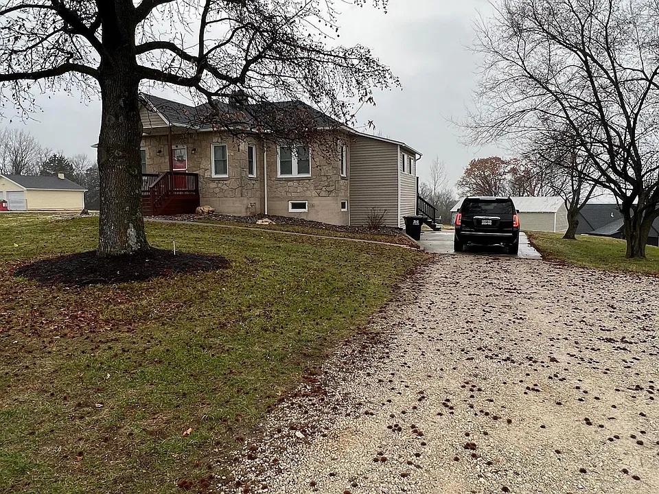 Driveway to house. House sits off road