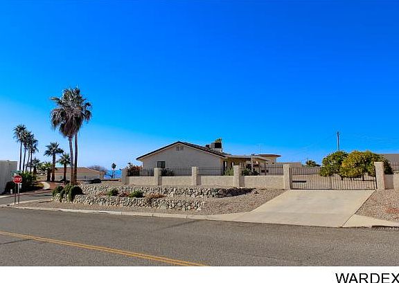 3rd image of 2825 Castaway Dr