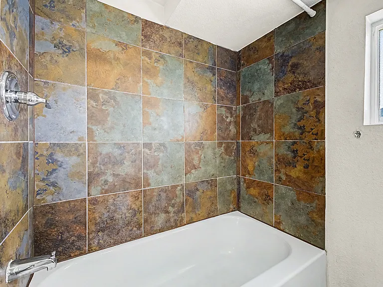 4731 N Vine St — Photo 6