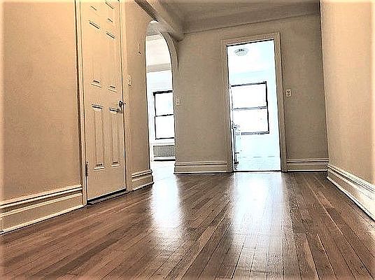 3rd image of 404 E 55th St APT 11B