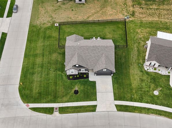213 Arlington Dr, Moscow Mills, MO 63362