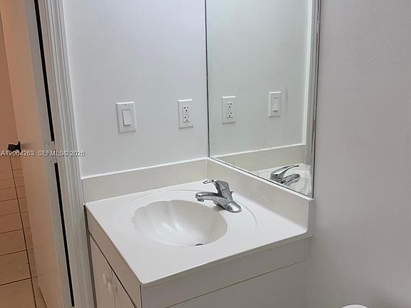 5th image of 1250 SE 26th St Unit 101
