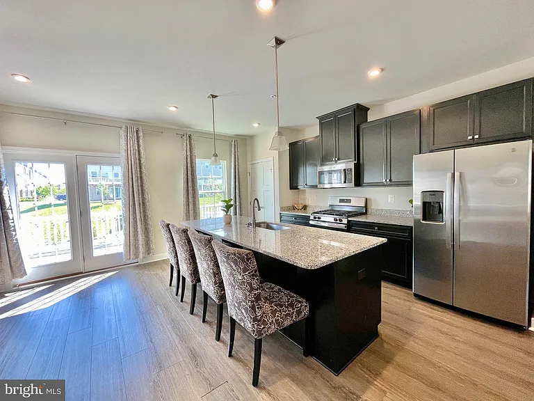1518 Wilmer Park Ln — Photo 12