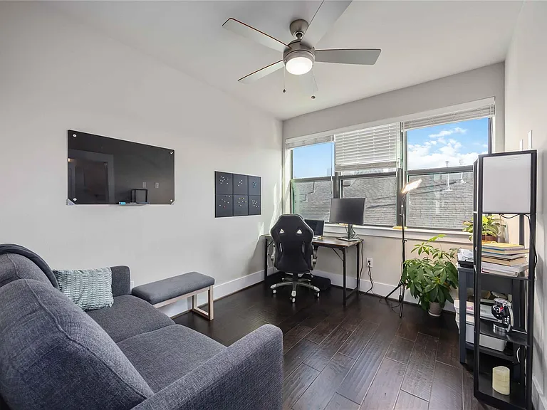 2401 Crawford St #A210 — Photo 10