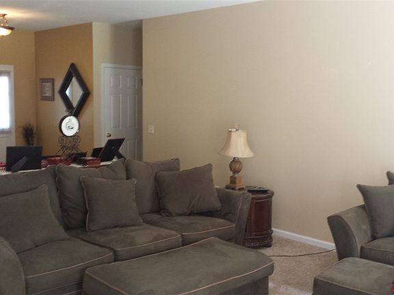 4th image of 2 Emerald Ln