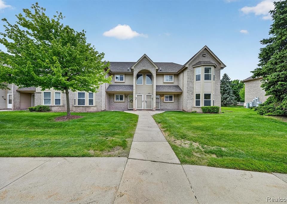1st image of 44393 Sunnyside Dr