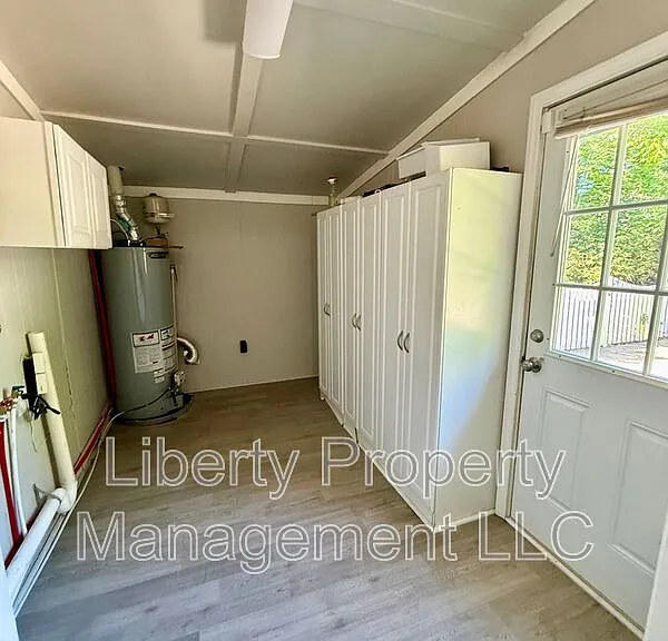 475 Albemarle Dr — Photo 16