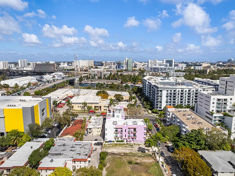 Saffron Apartments — Photo 48