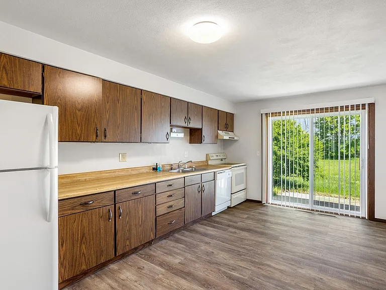 1352 W Hiawatha Dr — Photo 12
