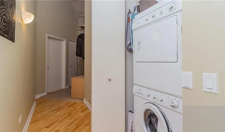 320 E 21st St #610 — Photo 13