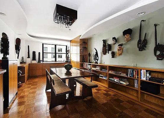 Sold by Warburg | media 2