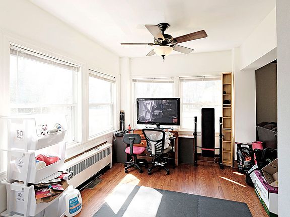 4th image of 2614 Jefferson Park Ave