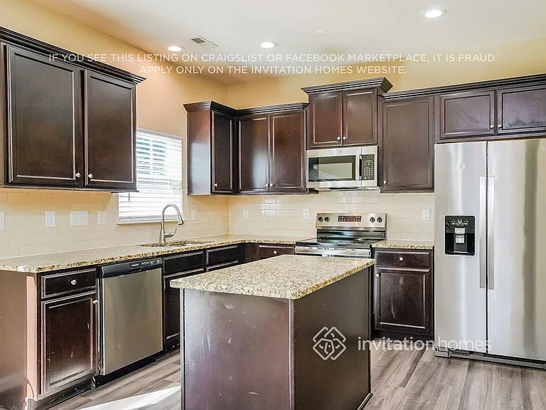 6105 Watsonia Dr — Photo 7