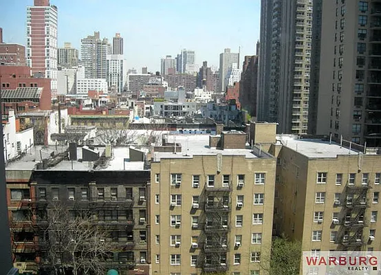 Rented by Warburg | media 32