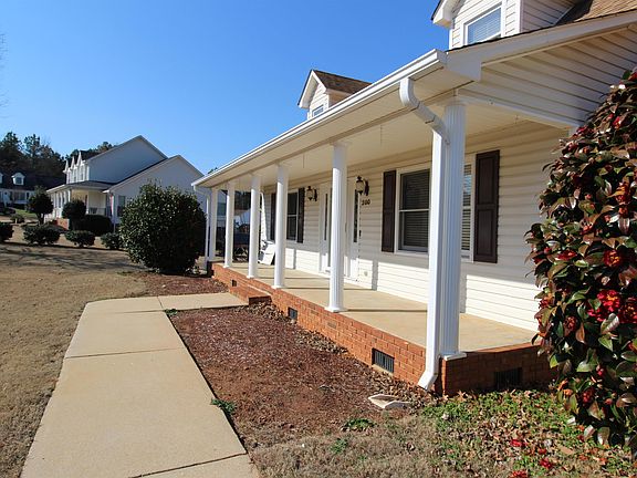 4th image of 200 Sneeds Dr