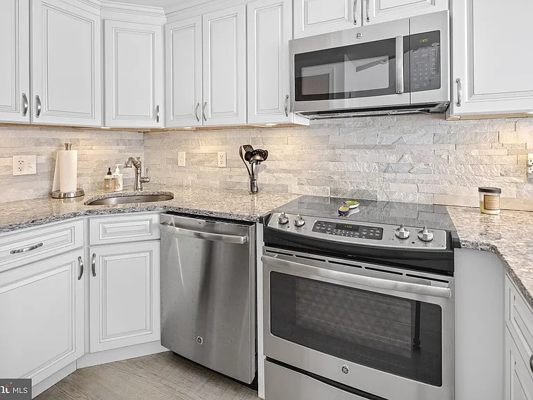 9 Pearl St #1G — Photo 23