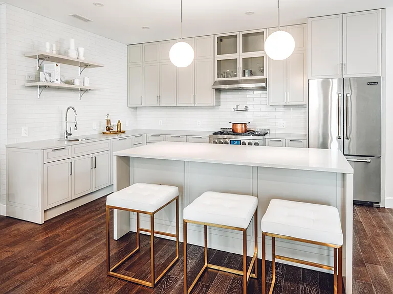 372 9th Luxury Rentals — Photo 71