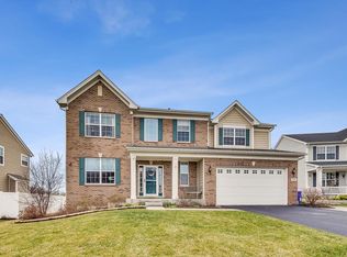 709 Amber Ridge Ave, Glen Ellyn, IL 60137