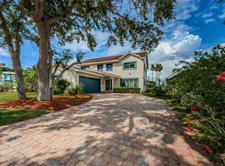 16107 6th St E, Redington Beach, FL 33708