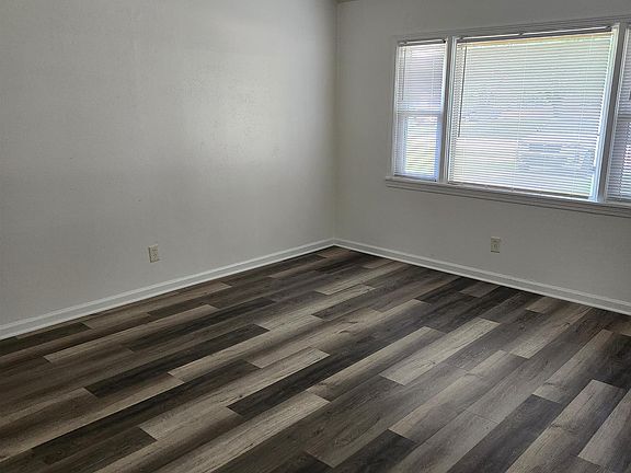 4th image of 7104 Dunkirk Ln