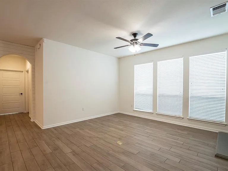 8920 Cattalo Ln — Photo 10