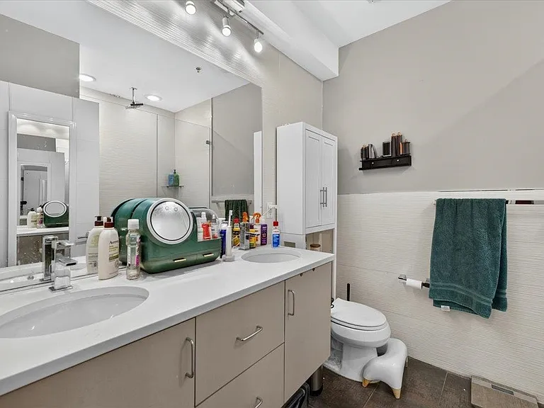 626 Grand St #1 — Photo 13