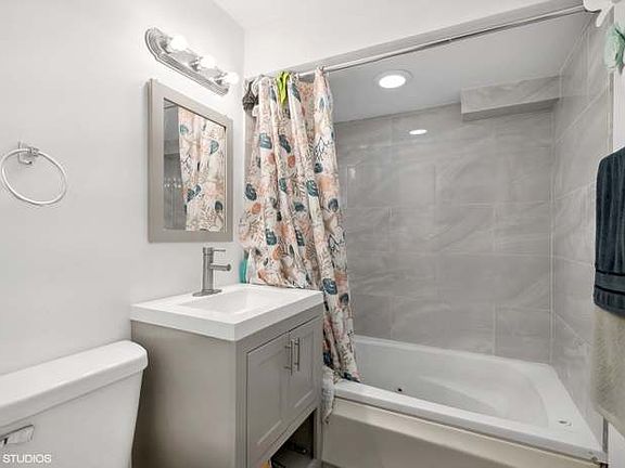 4th image of 10105 Hartford Ct