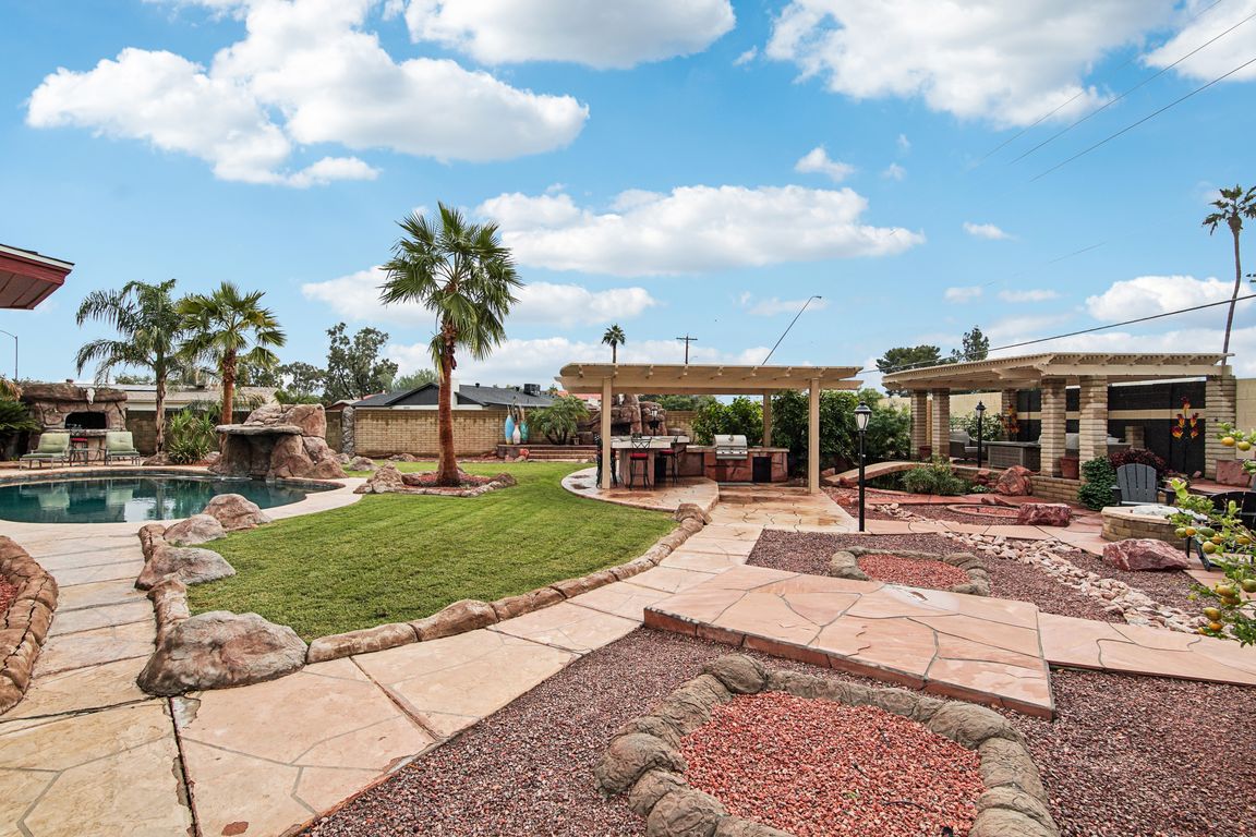 next background image