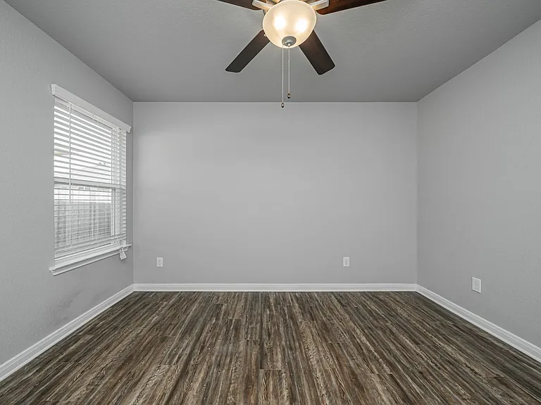 521 Fallbrook Dr — Photo 35