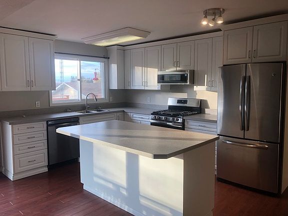 3rd image of 5012 Railway Ave #19