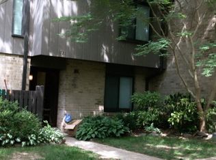 1721 Ivy Oak Sq #13, Reston, VA 20190