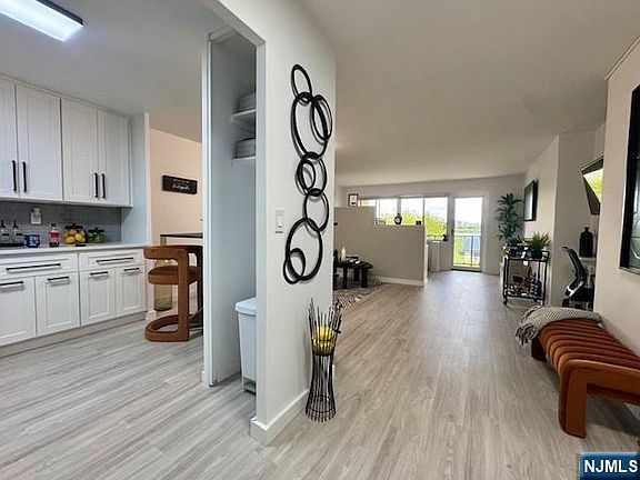 5th image of 1203 River Rd APT 5G
