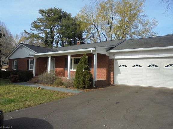3rd image of 1031 Windwood Dr