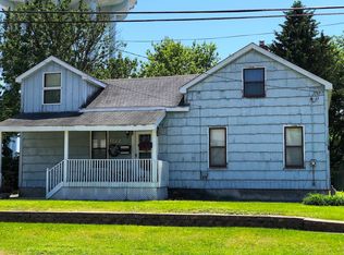 1122 Market St, Dekalb, IL 60115