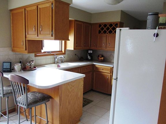 5th image of 4477 Chateau West Dr