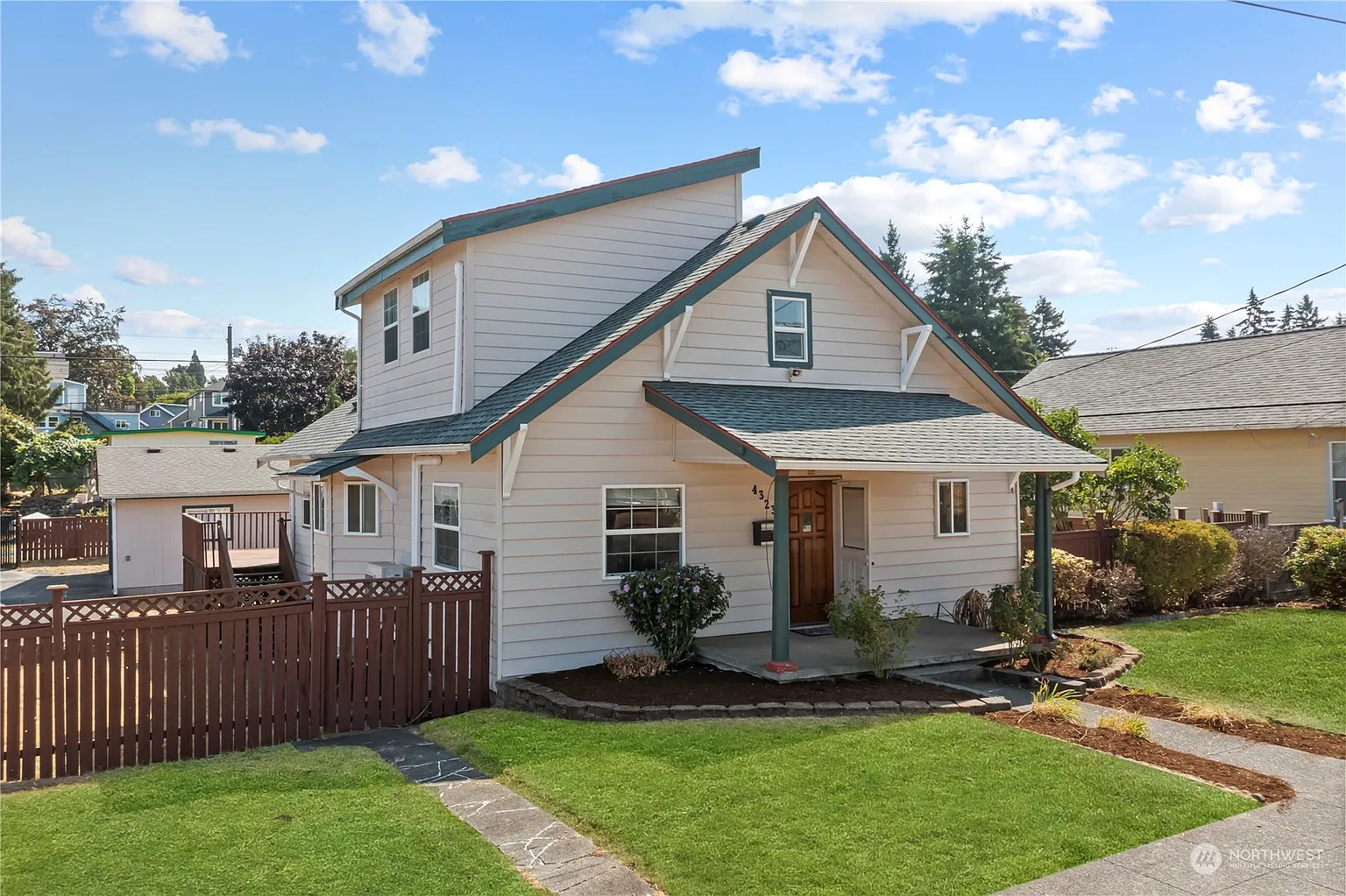 4323 N Ferdinand Street photo 1
