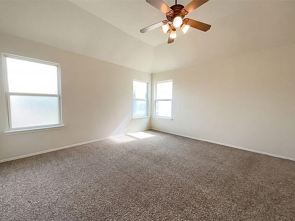4th image of 11919 Leaf Oak Dr