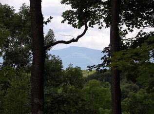 Willets Dr E, Red hook, NY 12571